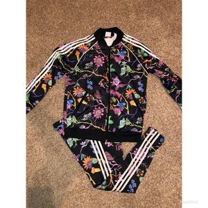 ADIDAS TRACK SUIT